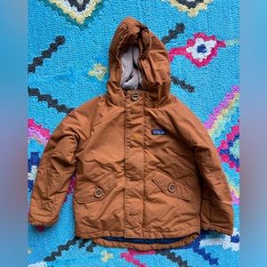Patagonia winter parka for boys 5-6 years old. It is in a very good condition.